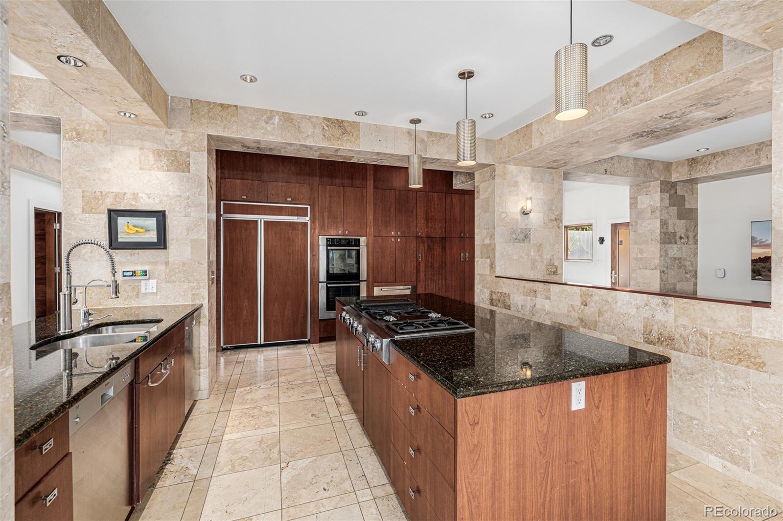 MLS Image #11 for 776  ivanhoe street,denver, Colorado