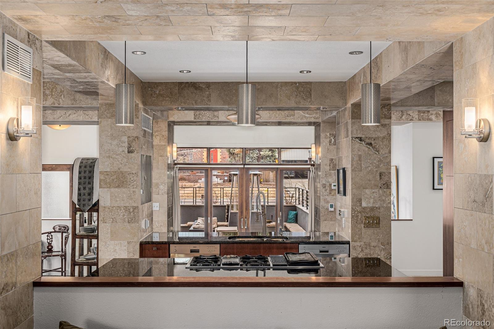 MLS Image #13 for 776  ivanhoe street,denver, Colorado