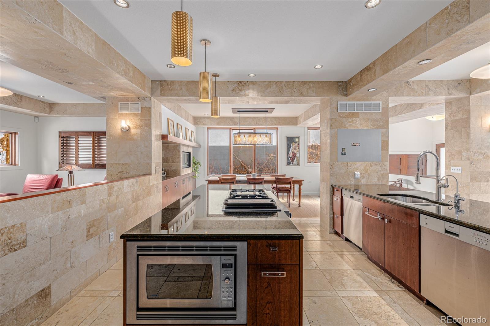 MLS Image #14 for 776  ivanhoe street,denver, Colorado
