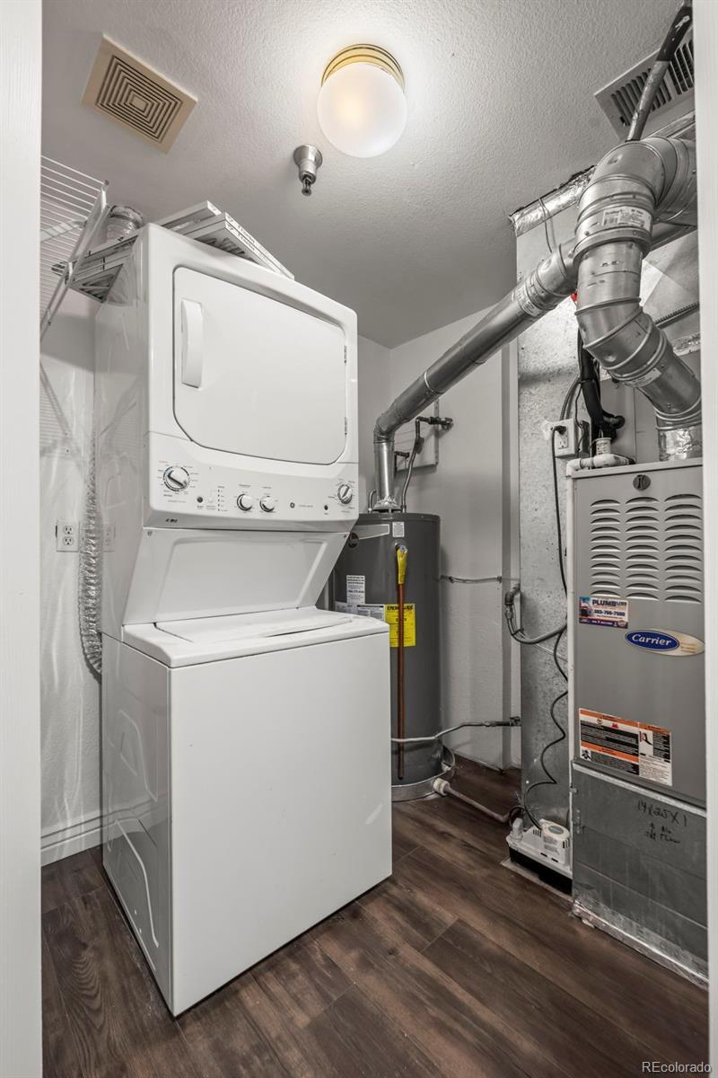 MLS Image #11 for 2575 s syracuse way,denver, Colorado