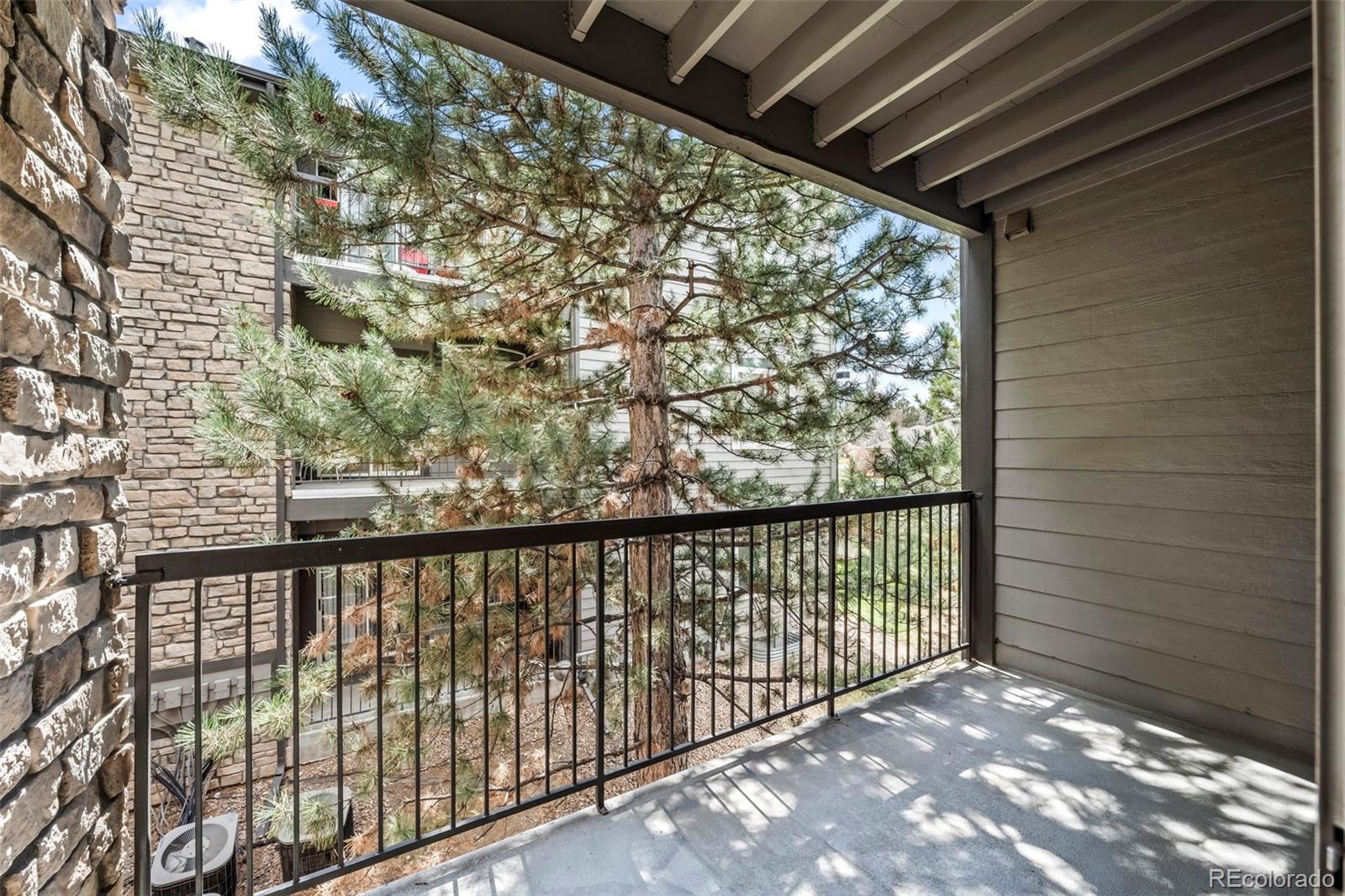 MLS Image #12 for 2575 s syracuse way,denver, Colorado