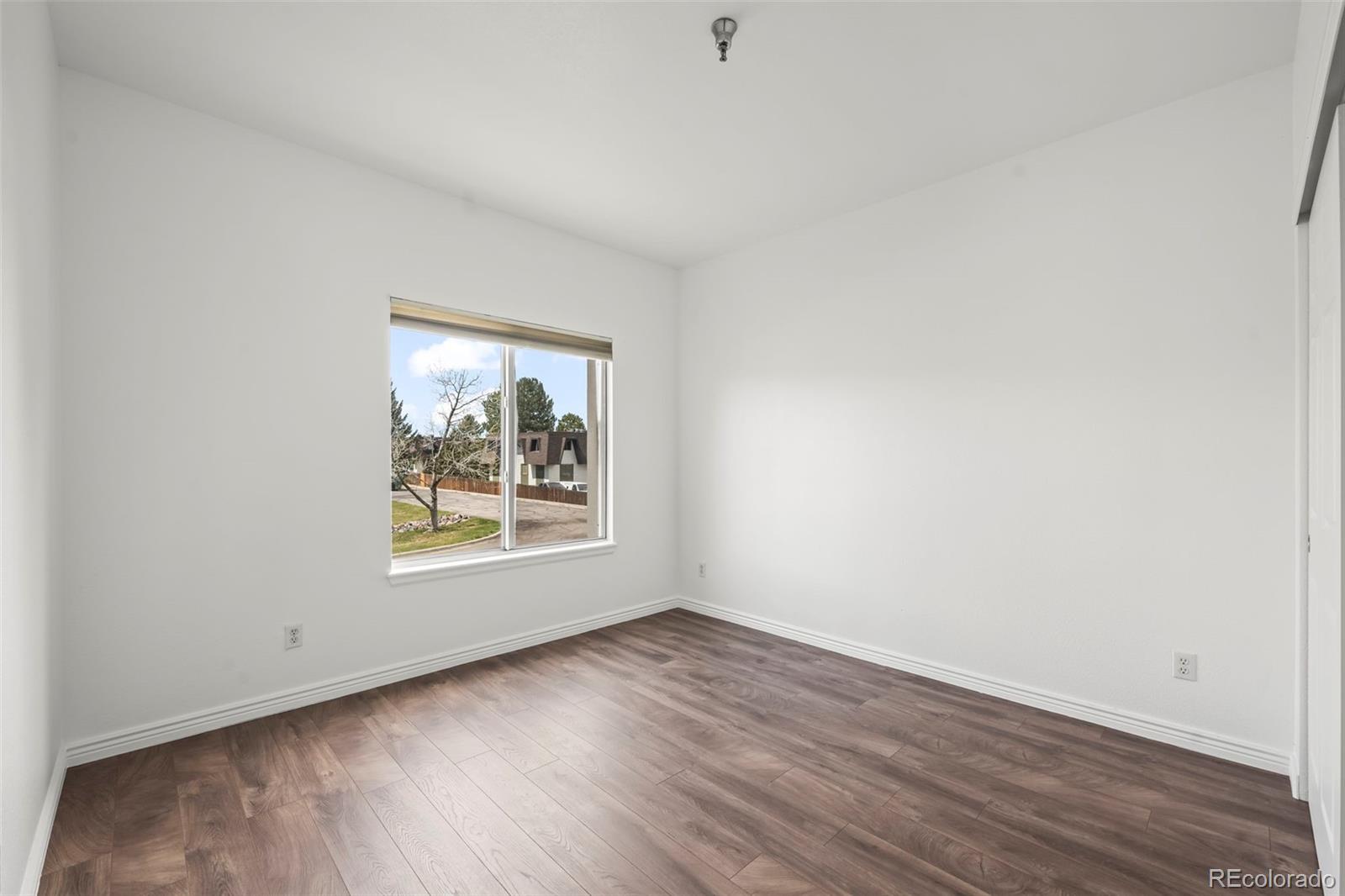 MLS Image #13 for 2575 s syracuse way,denver, Colorado