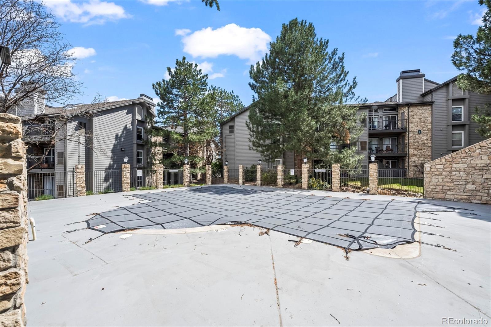 MLS Image #19 for 2575 s syracuse way,denver, Colorado