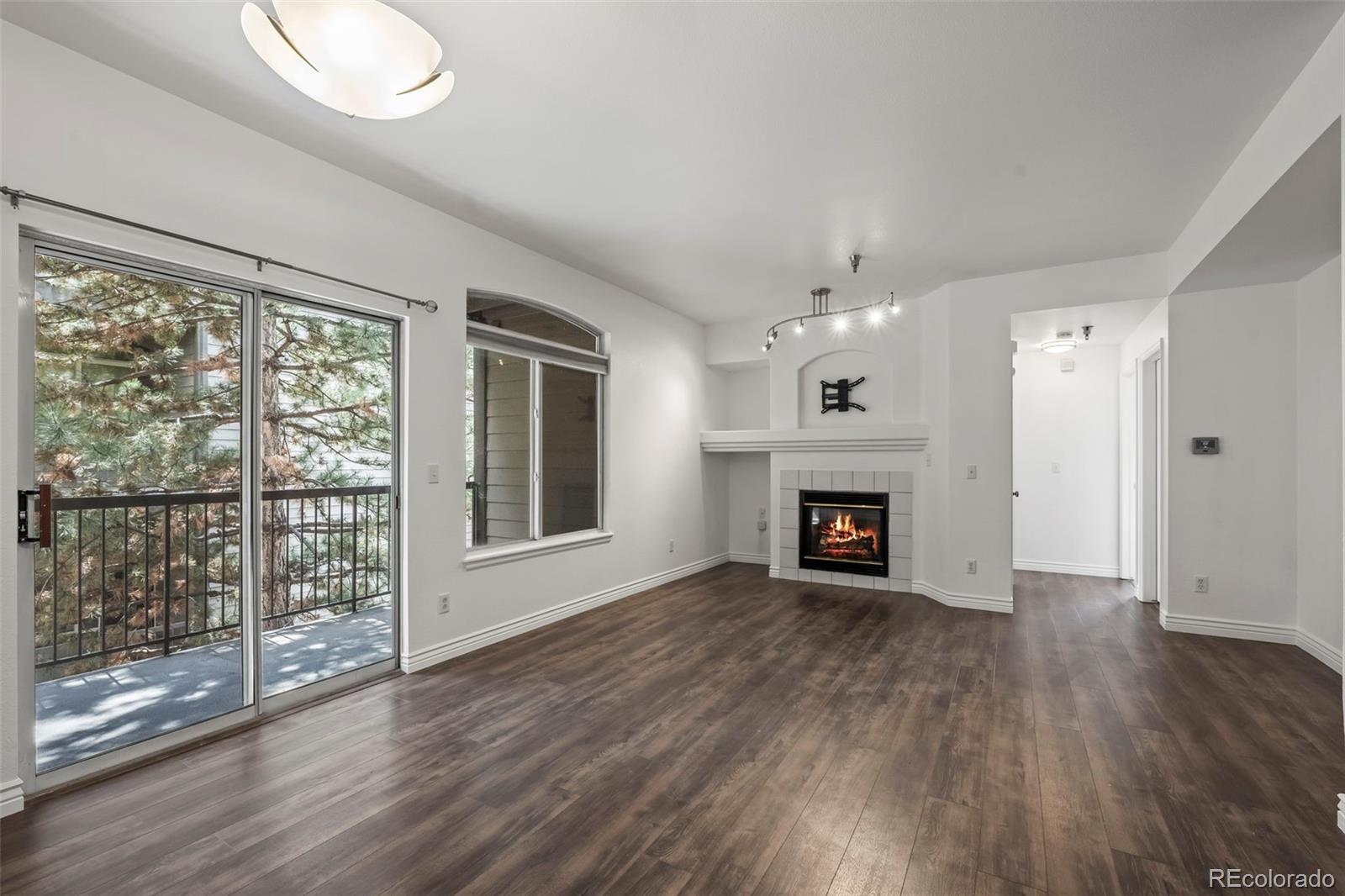 MLS Image #4 for 2575 s syracuse way,denver, Colorado