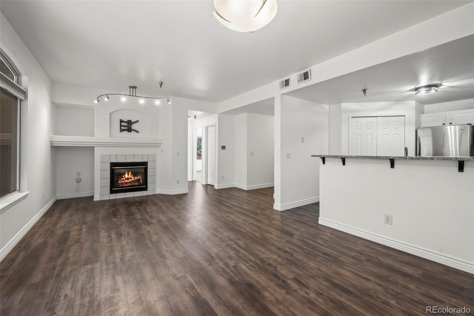 MLS Image #7 for 2575 s syracuse way,denver, Colorado