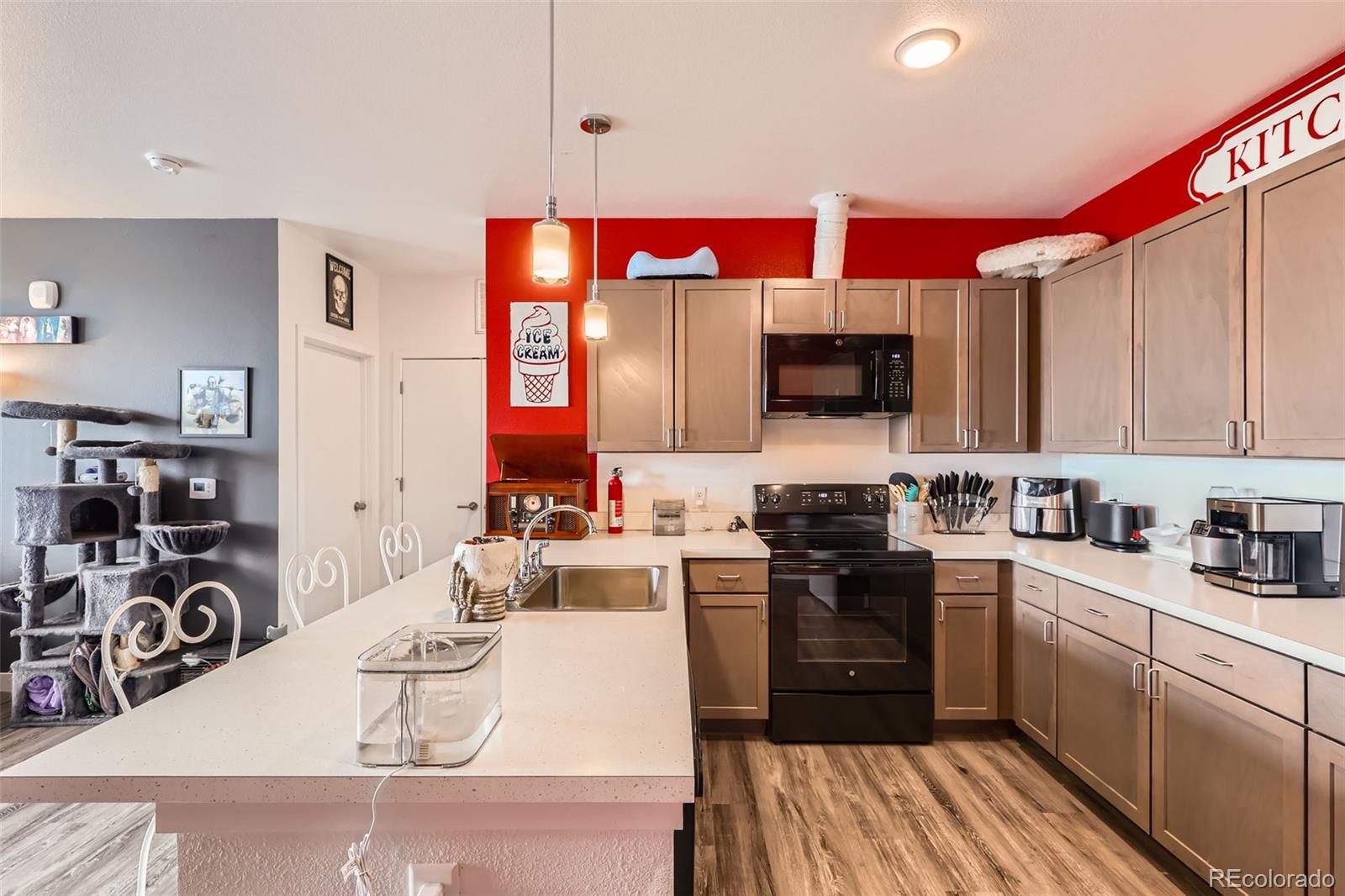 MLS Image #6 for 8475 e 36th avenue,denver, Colorado