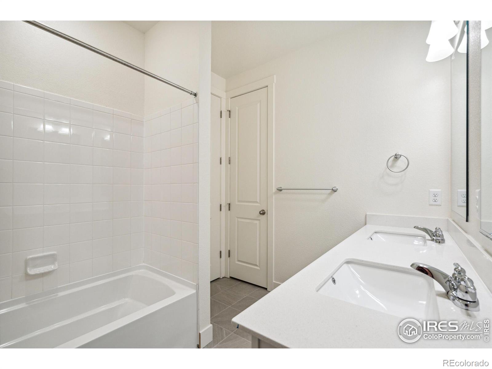MLS Image #3 for 1884  sawtooth mountain drive,berthoud, Colorado