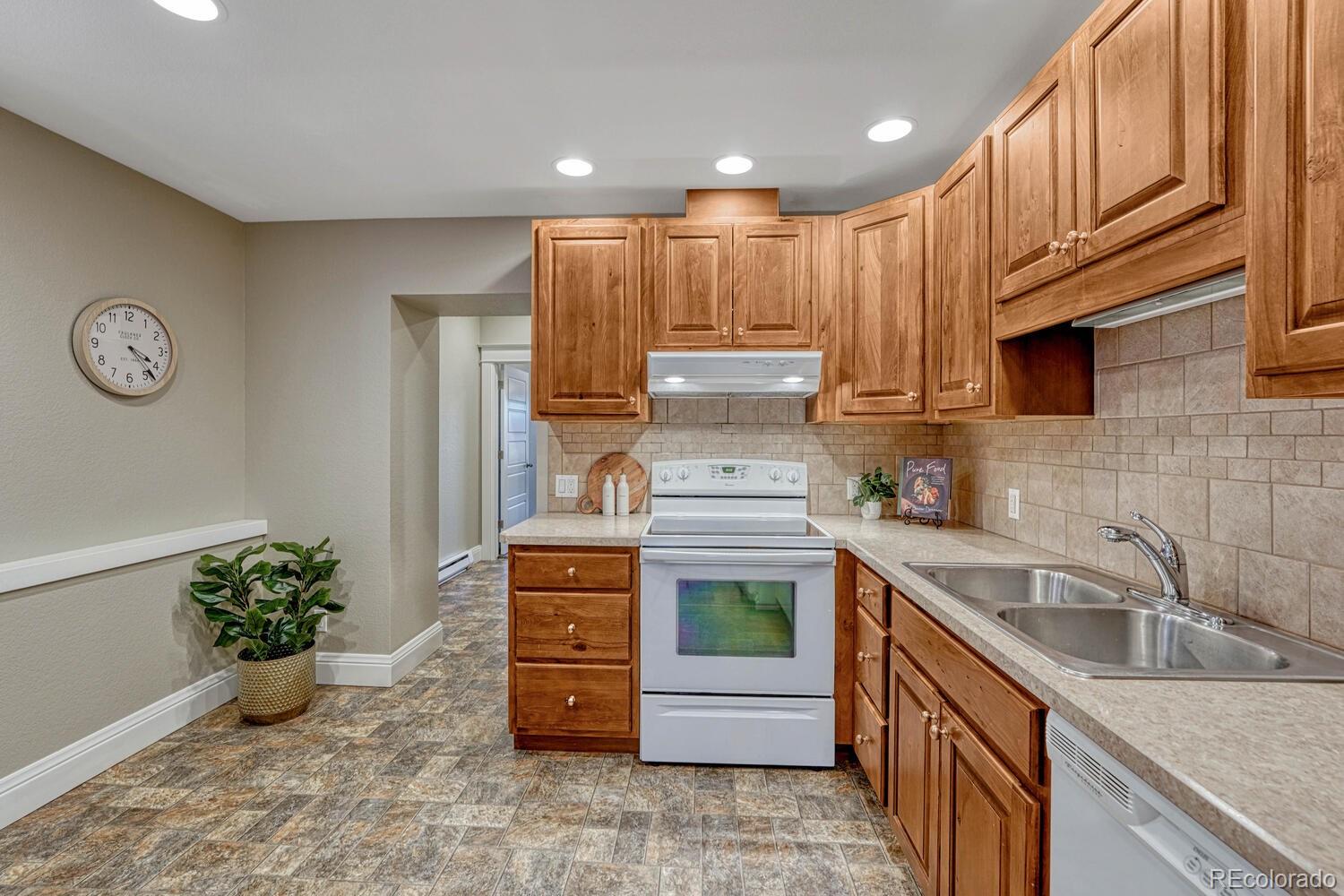 MLS Image #10 for 2726 w 33rd avenue,denver, Colorado