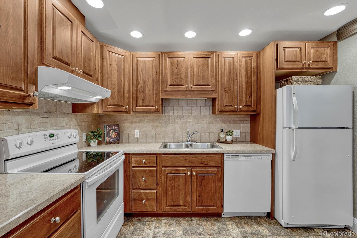 MLS Image #12 for 2726 w 33rd avenue,denver, Colorado