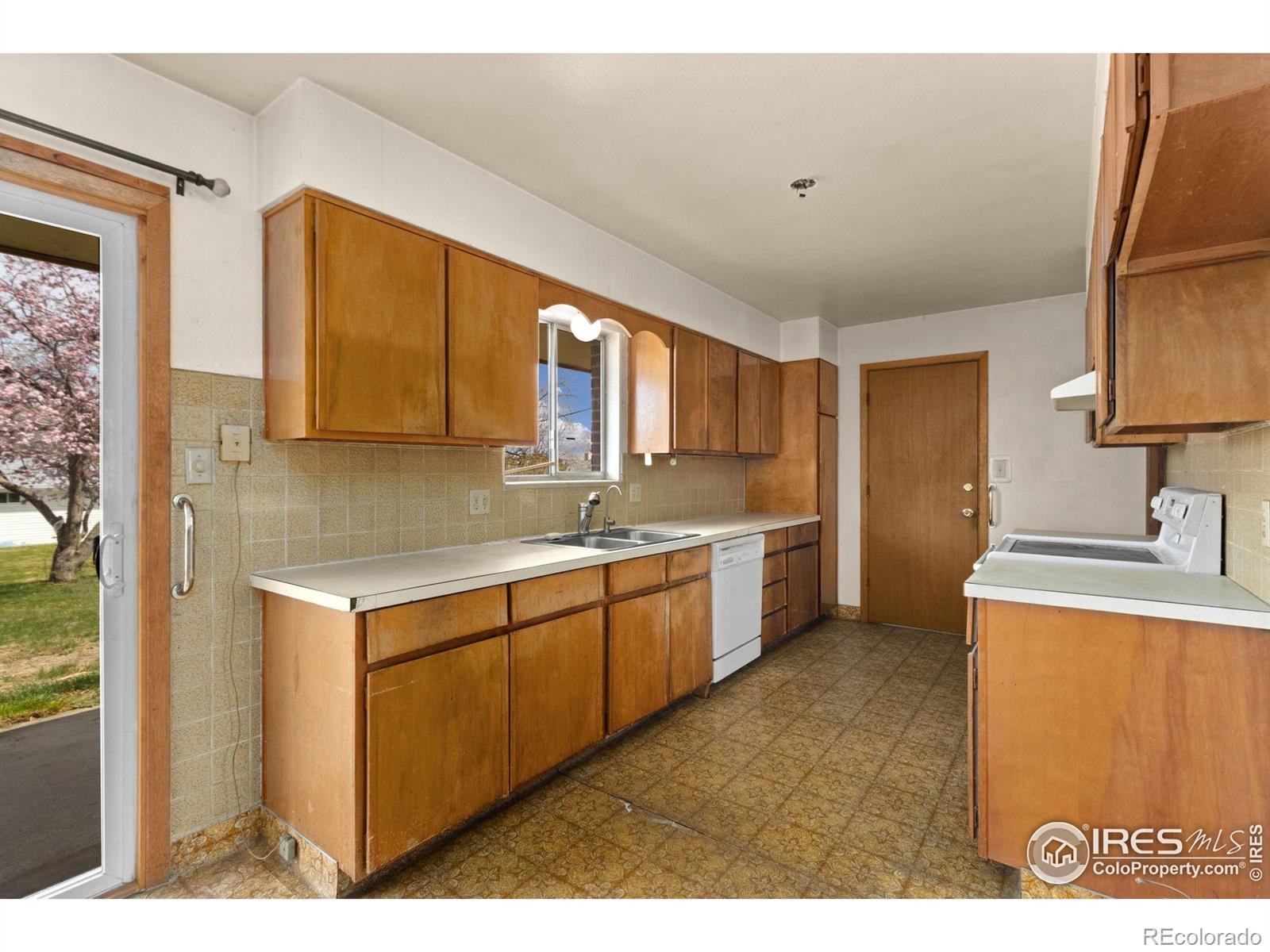 MLS Image #5 for 1812  van buren avenue,loveland, Colorado