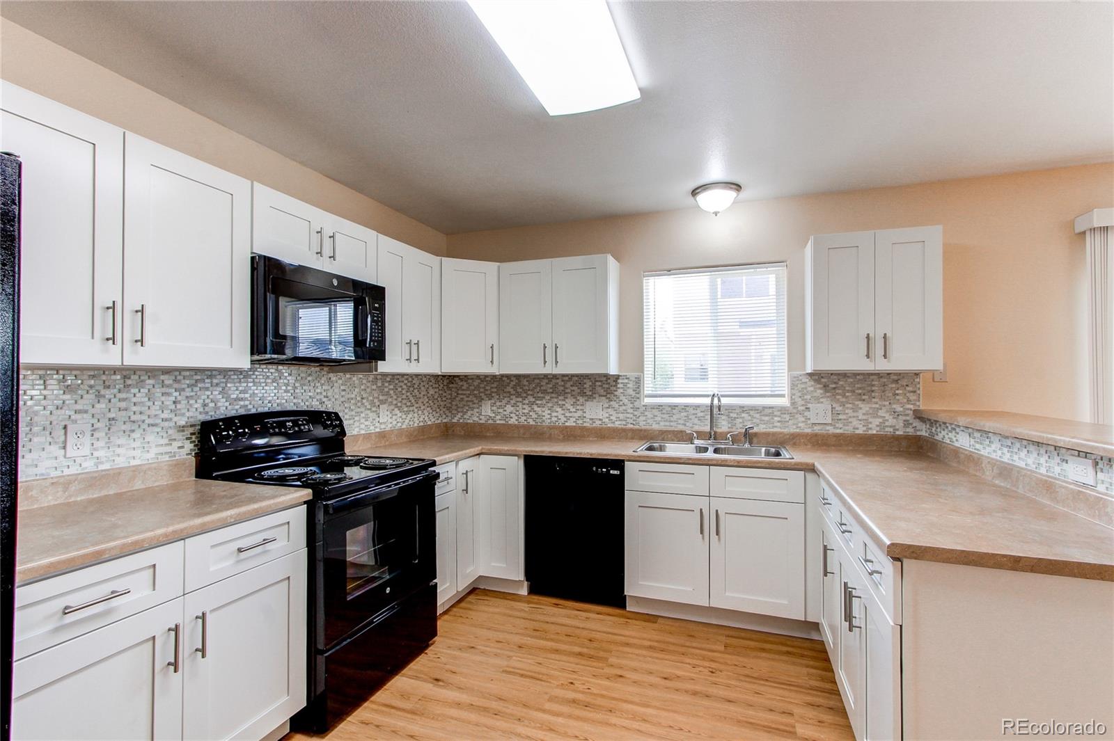 MLS Image #11 for 5549  helena street,denver, Colorado