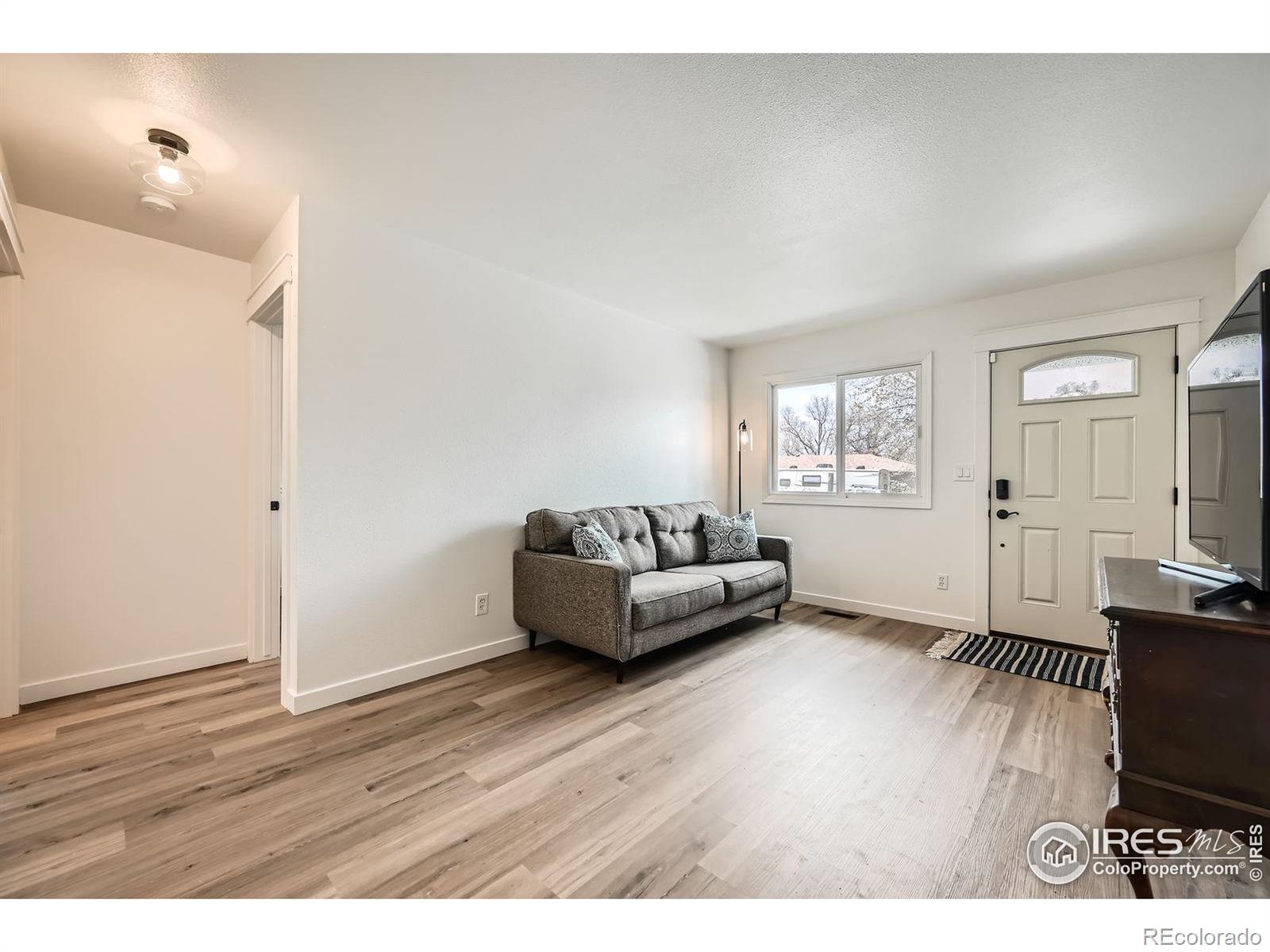 MLS Image #8 for 936  torrey pine place,loveland, Colorado