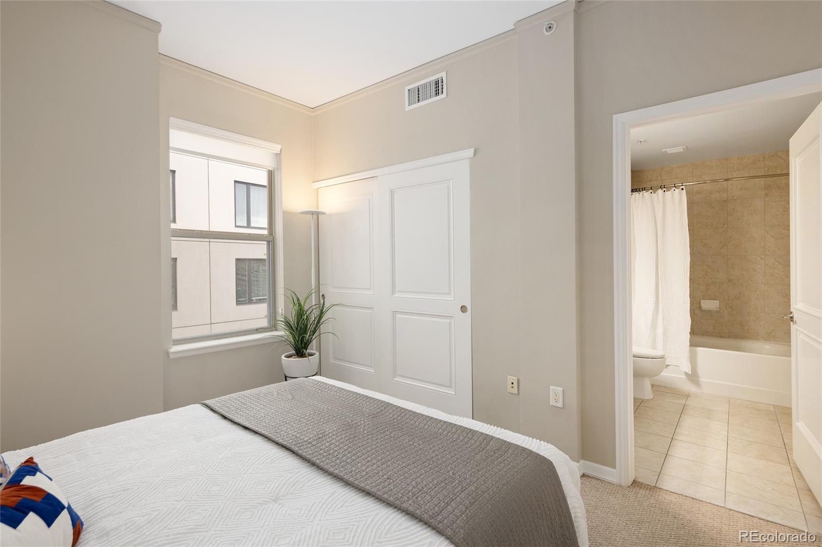 MLS Image #23 for 1975 n grant street,denver, Colorado