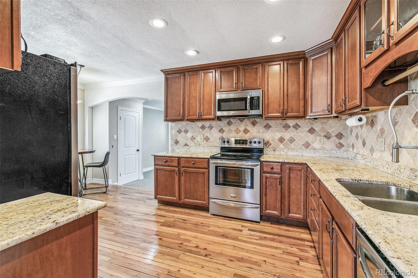 MLS Image #10 for 3005  richard allen court,denver, Colorado