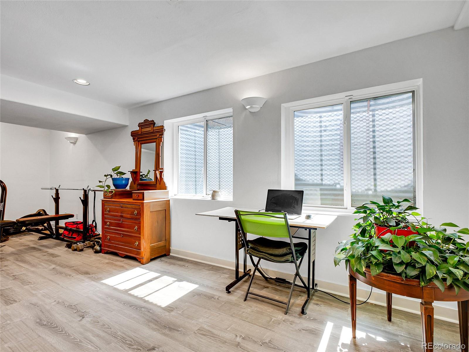 MLS Image #16 for 20069  mitchell circle,denver, Colorado