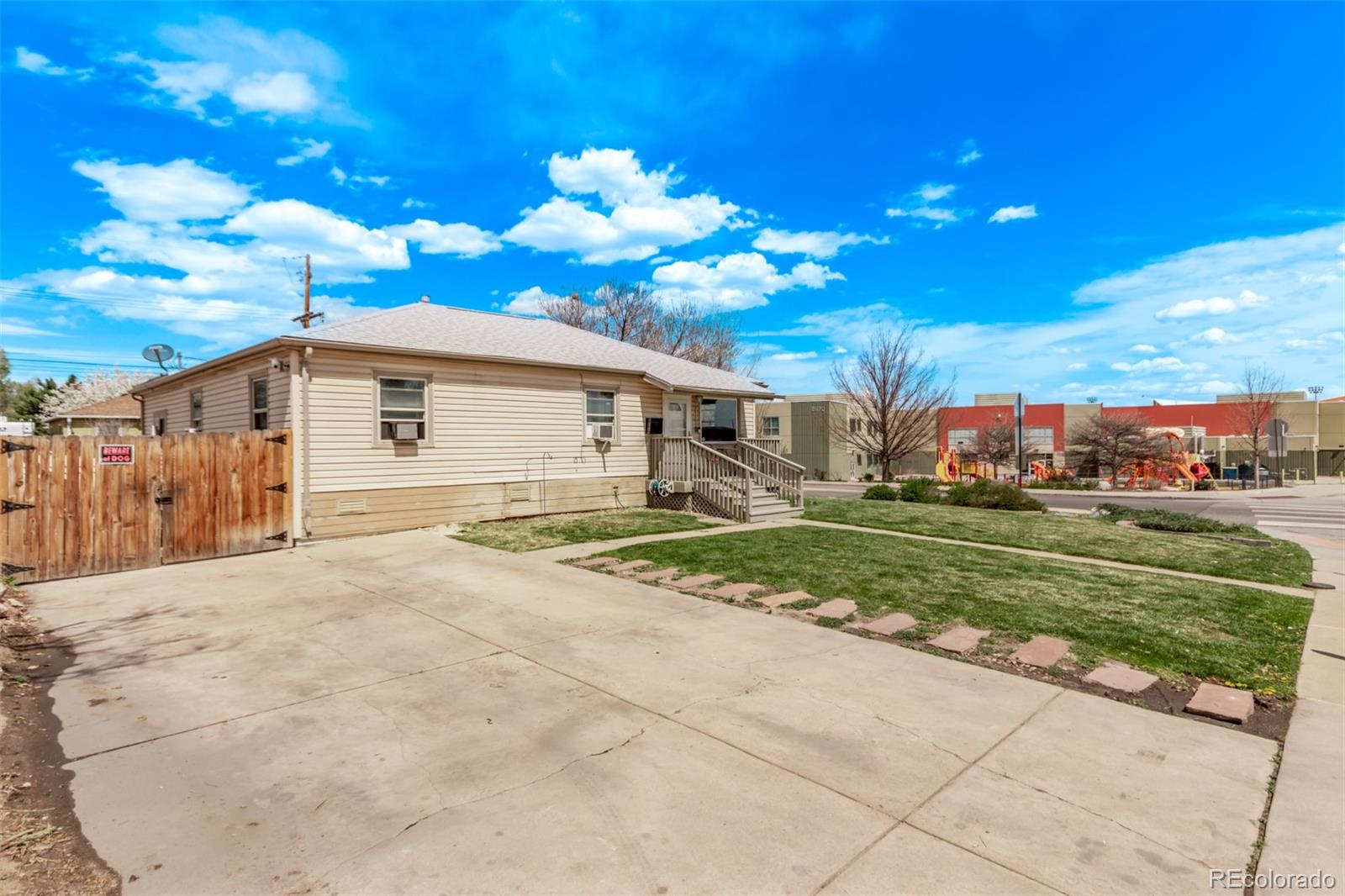 MLS Image #3 for 2281  oak place,thornton, Colorado