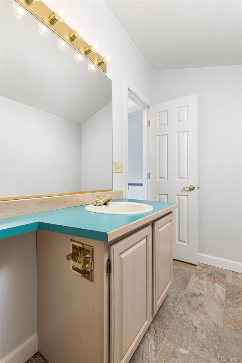 MLS Image #19 for 2590 s independence street,lakewood, Colorado