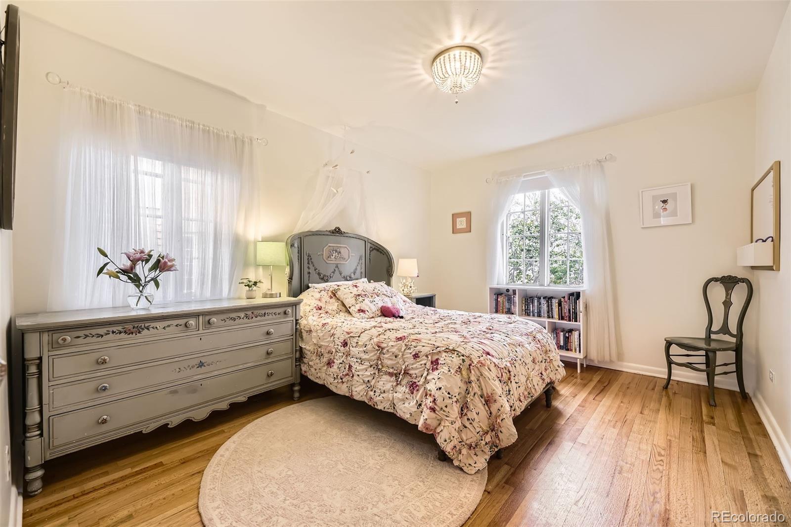 MLS Image #13 for 944 s euclid way,denver, Colorado