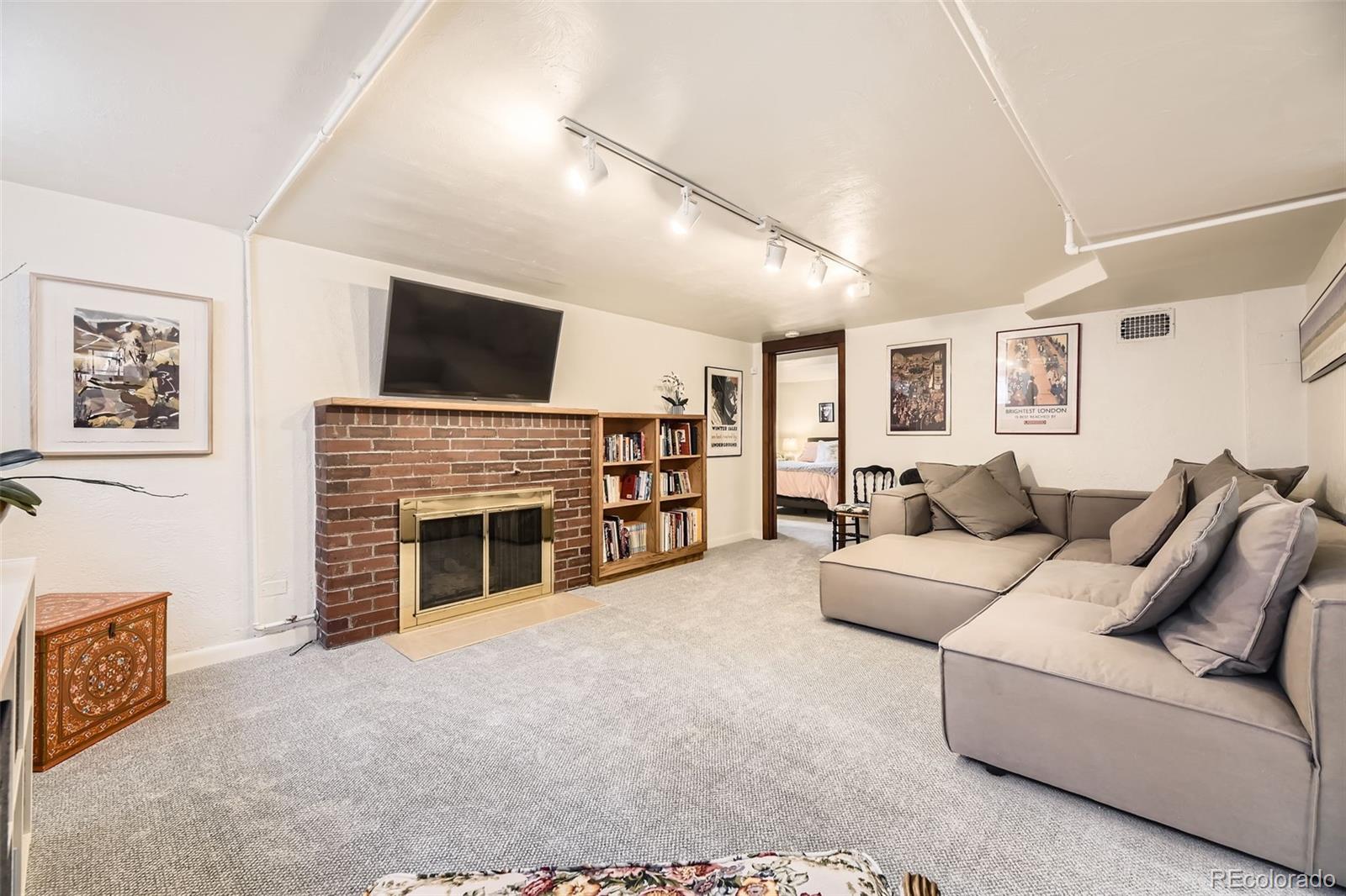 MLS Image #15 for 944 s euclid way,denver, Colorado