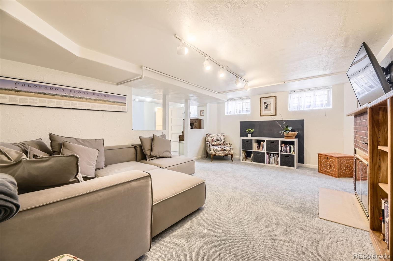 MLS Image #16 for 944 s euclid way,denver, Colorado