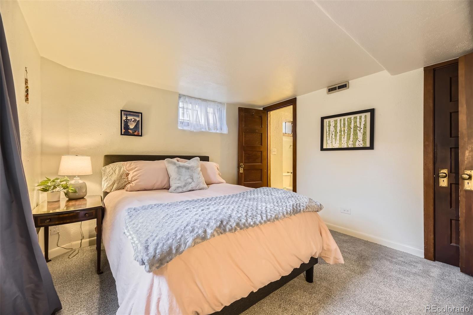 MLS Image #18 for 944 s euclid way,denver, Colorado