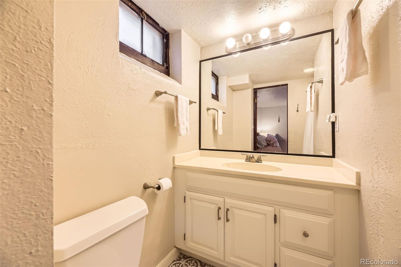 MLS Image #19 for 944 s euclid way,denver, Colorado