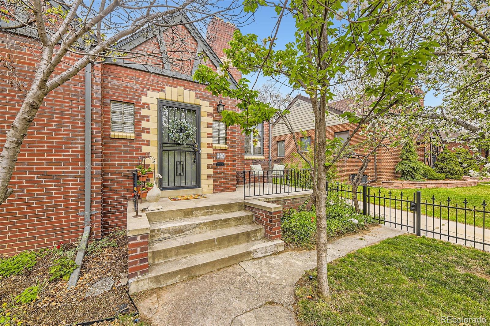 MLS Image #2 for 944 s euclid way,denver, Colorado