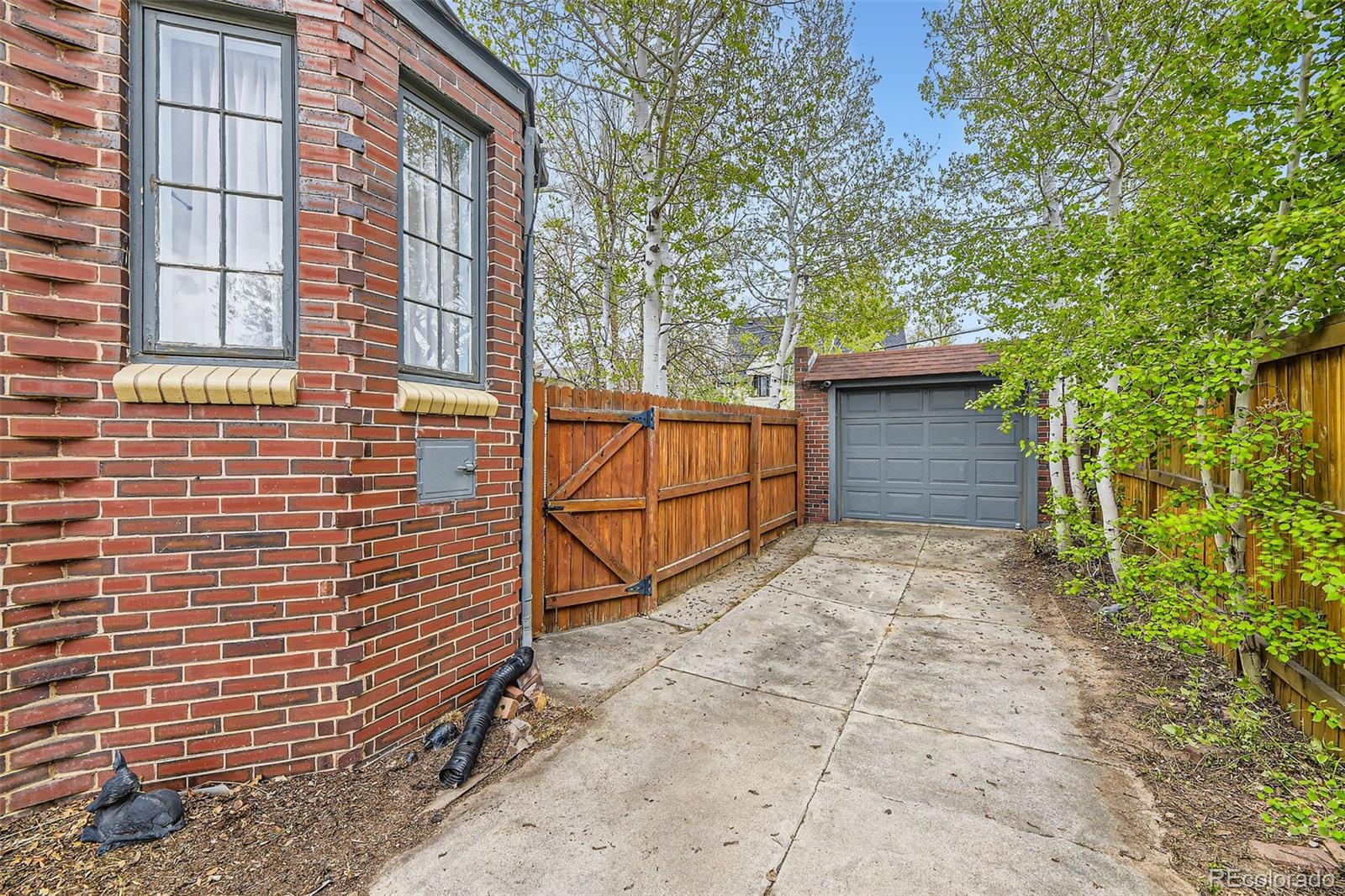 MLS Image #25 for 944 s euclid way,denver, Colorado