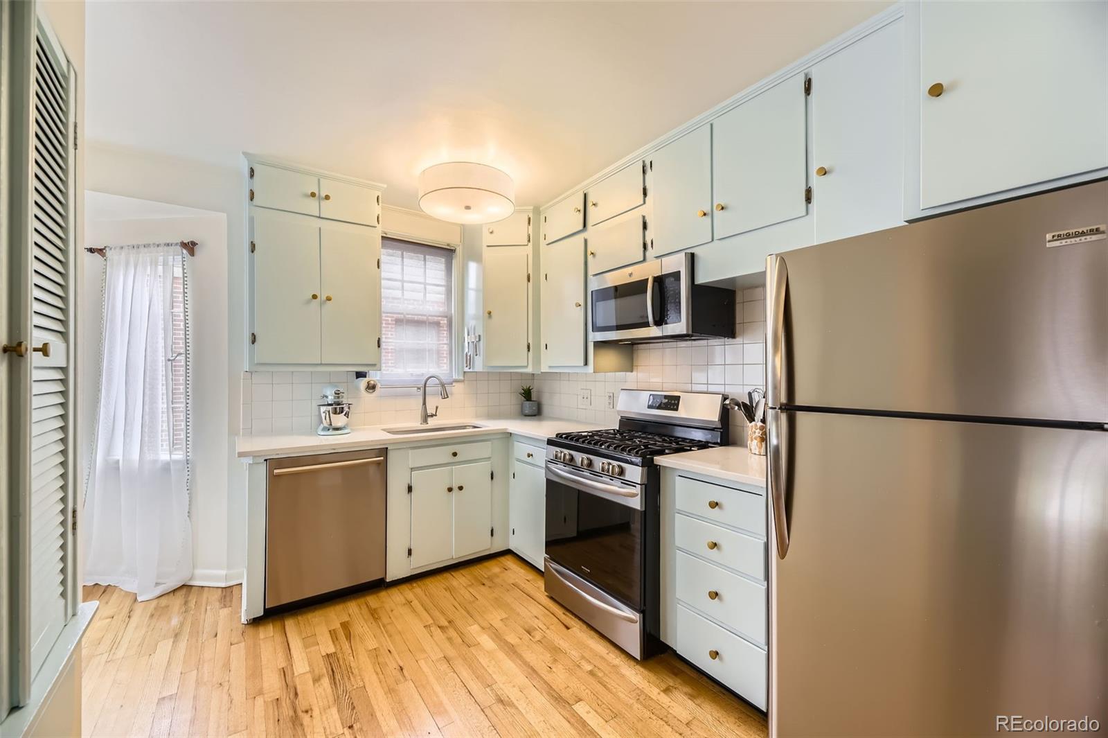 MLS Image #8 for 944 s euclid way,denver, Colorado