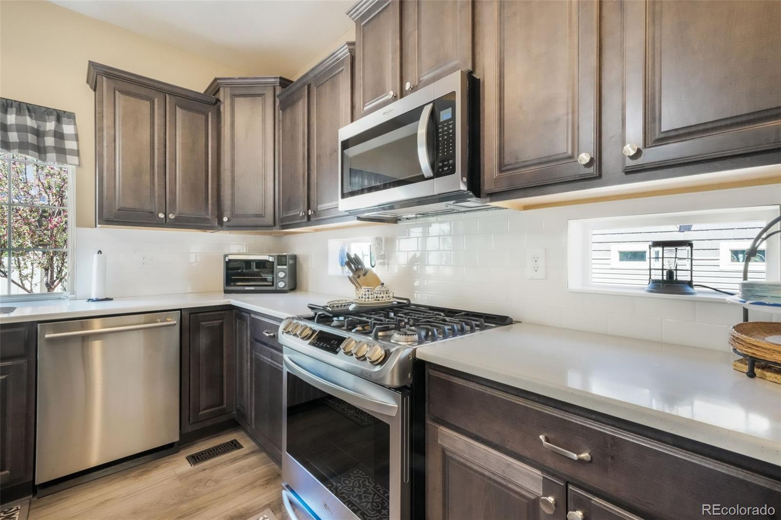 MLS Image #4 for 6555  golden briar lane,colorado springs, Colorado