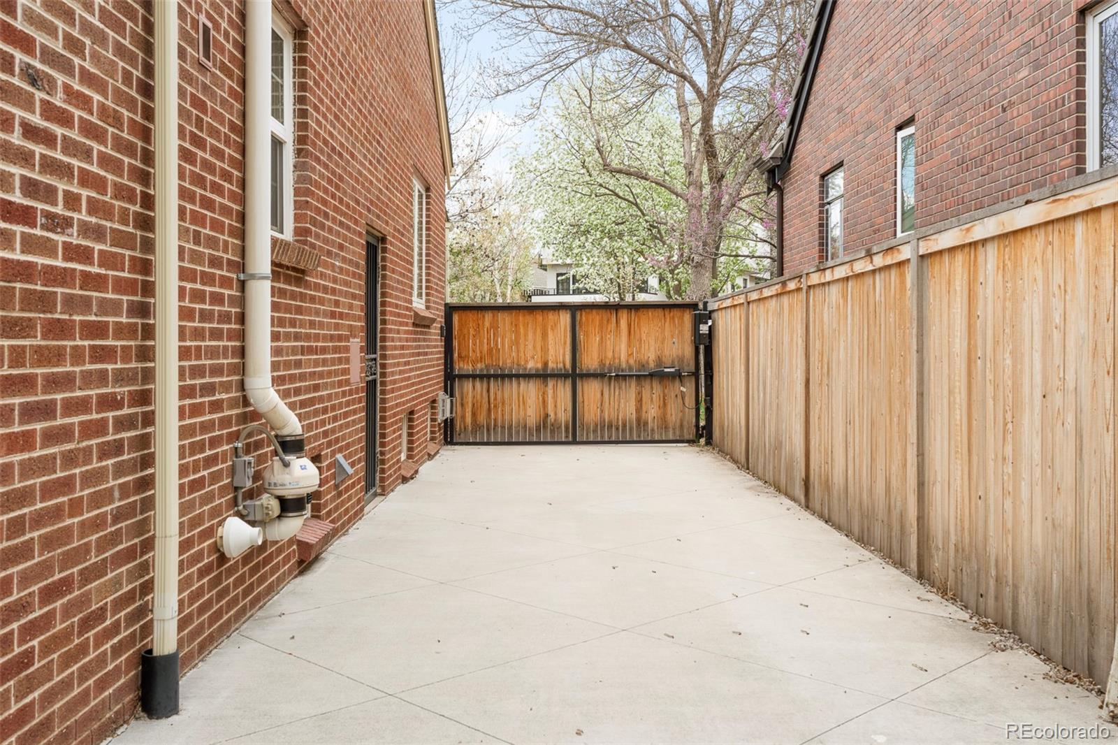 MLS Image #26 for 1055 s clayton way,denver, Colorado