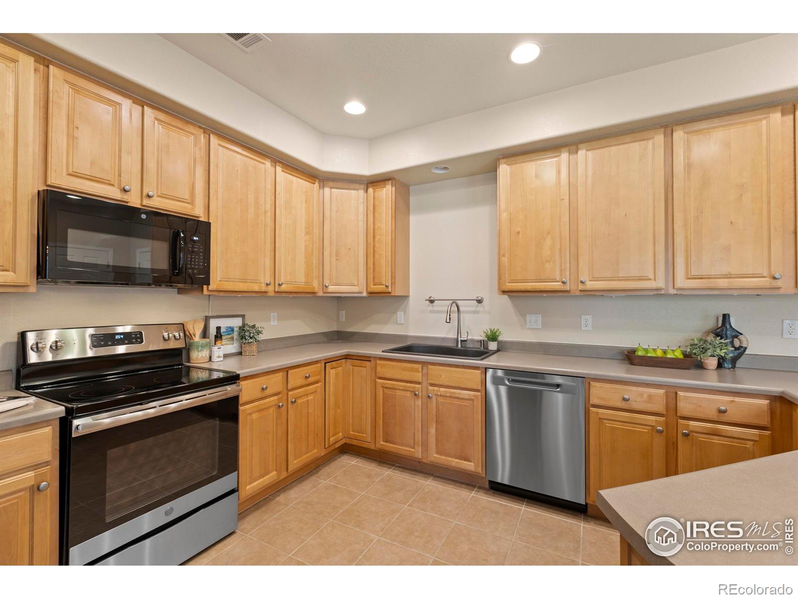 MLS Image #12 for 2608  kansas drive,fort collins, Colorado