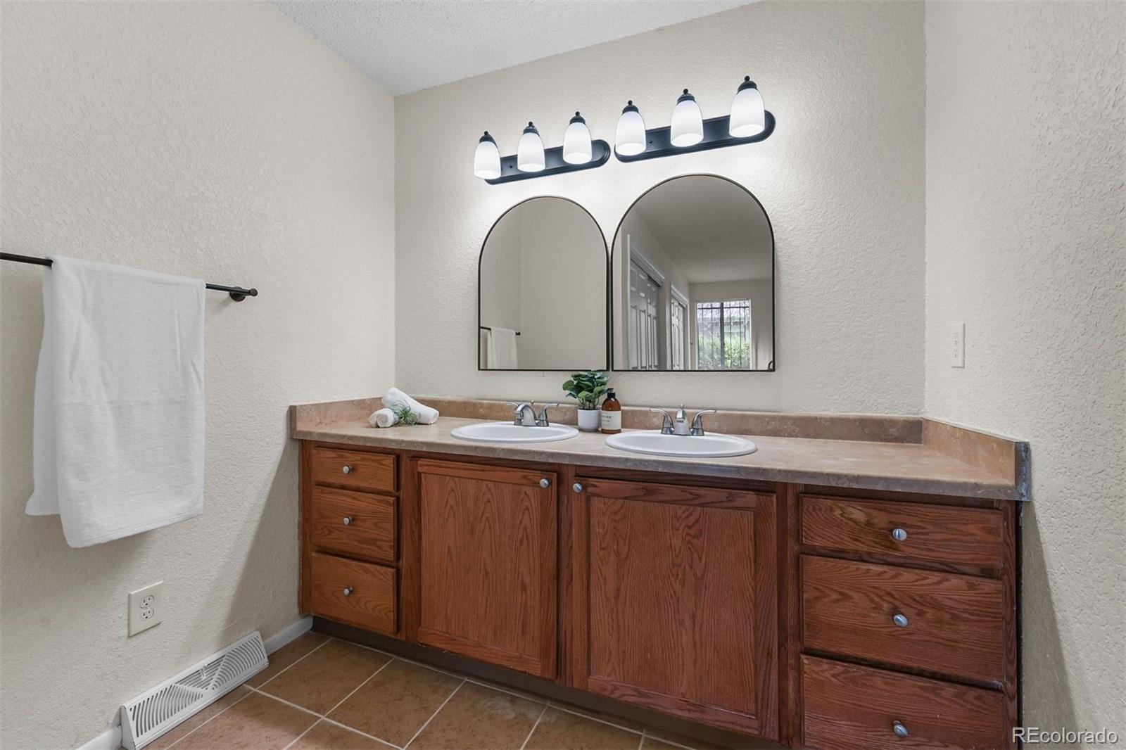MLS Image #4 for 1280  sable boulevard,aurora, Colorado
