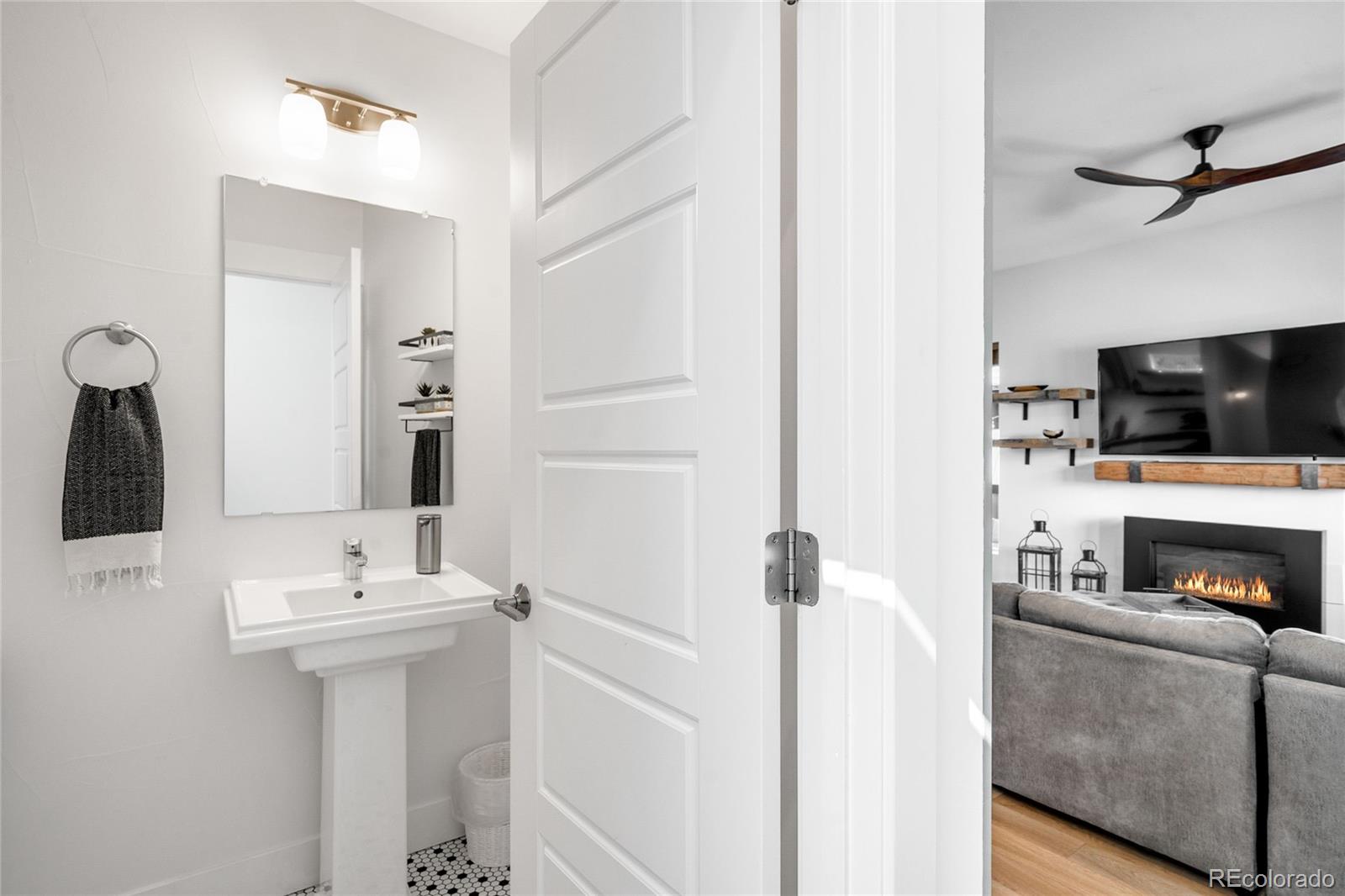 MLS Image #12 for 5260  akron street,denver, Colorado