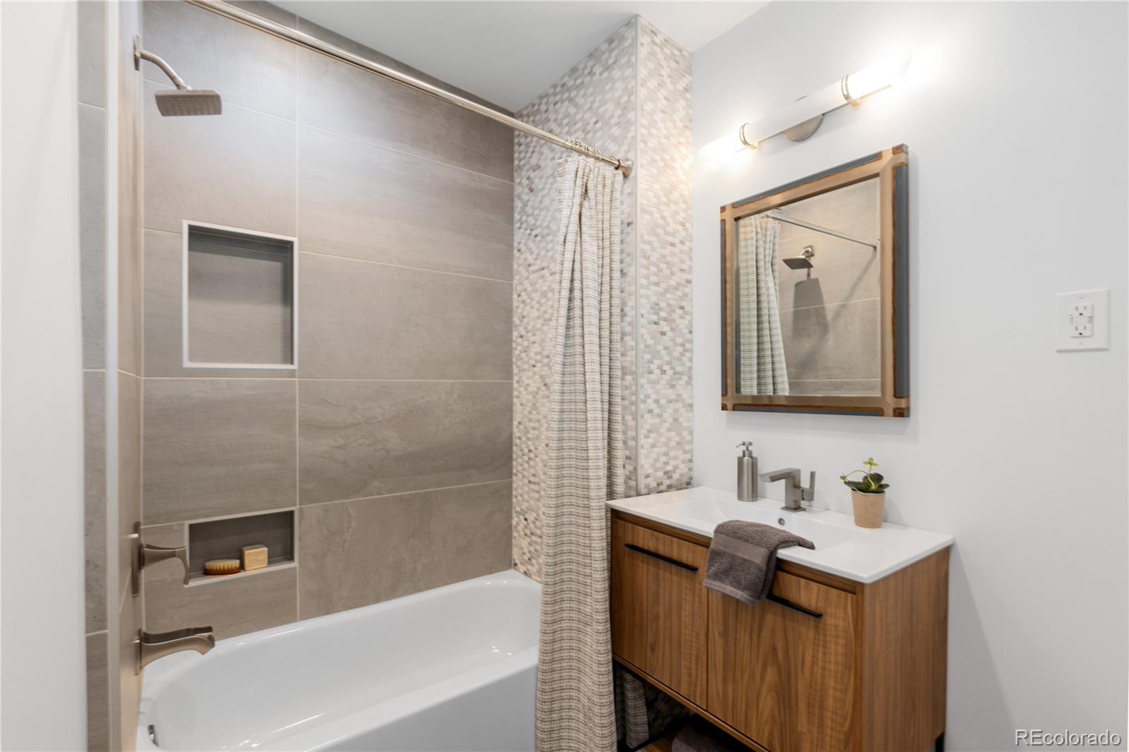 MLS Image #17 for 3035 e maplewood avenue,centennial, Colorado