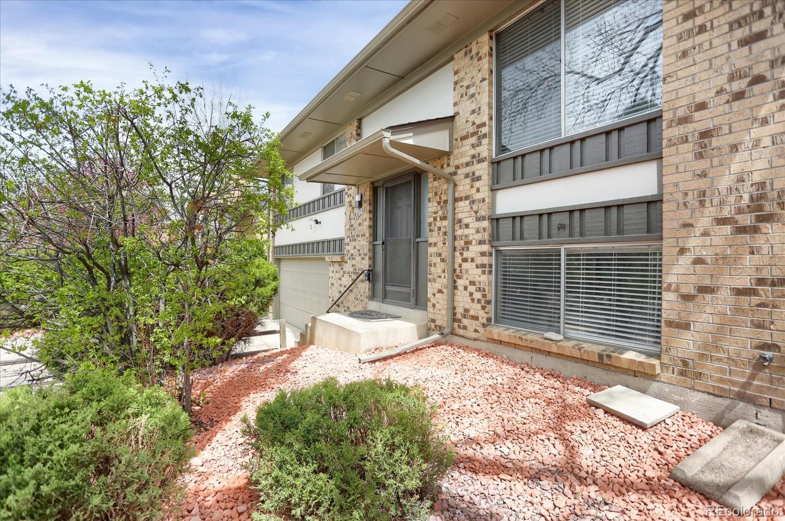 MLS Image #2 for 3070 s roslyn street,denver, Colorado