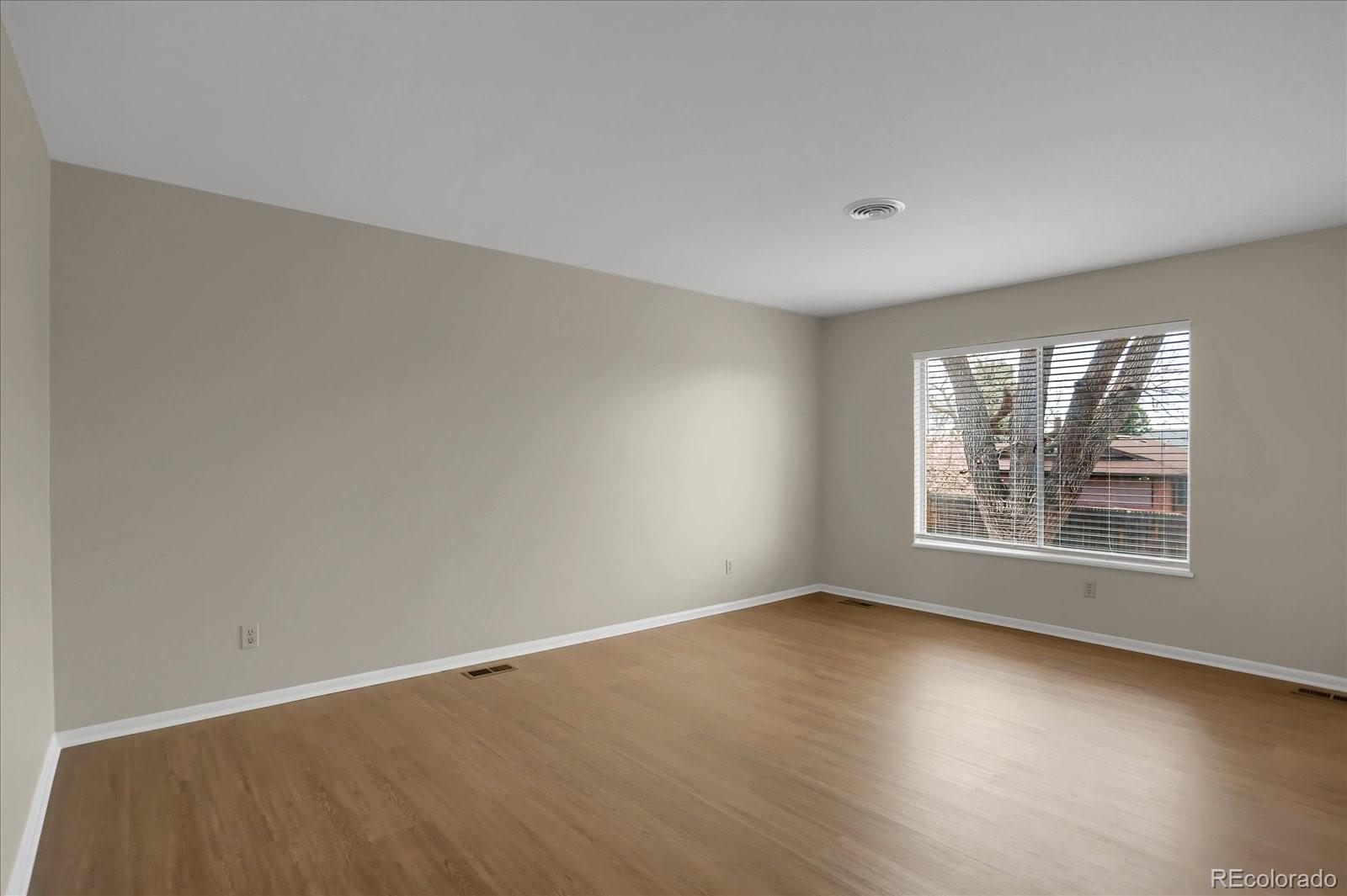 MLS Image #3 for 3070 s roslyn street,denver, Colorado