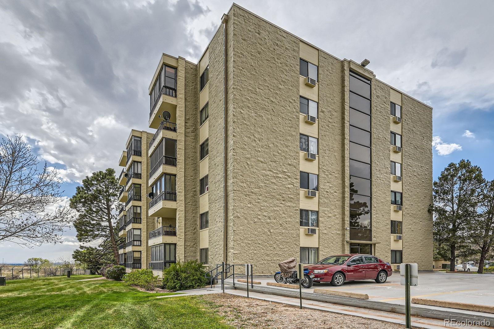 MLS Image #9 for 13902 e marina drive,aurora, Colorado