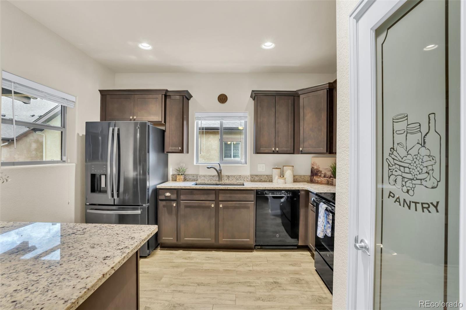MLS Image #3 for 6658  folsom heights,colorado springs, Colorado