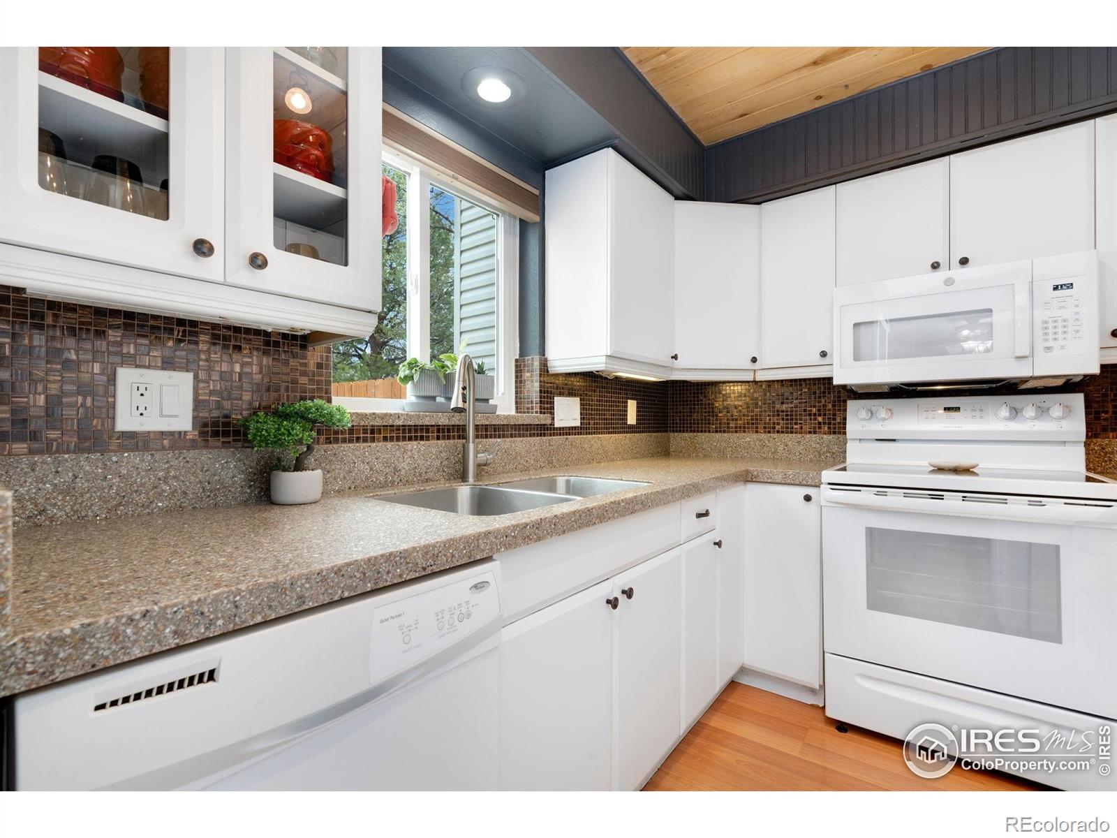 MLS Image #9 for 1563  peacock place,loveland, Colorado