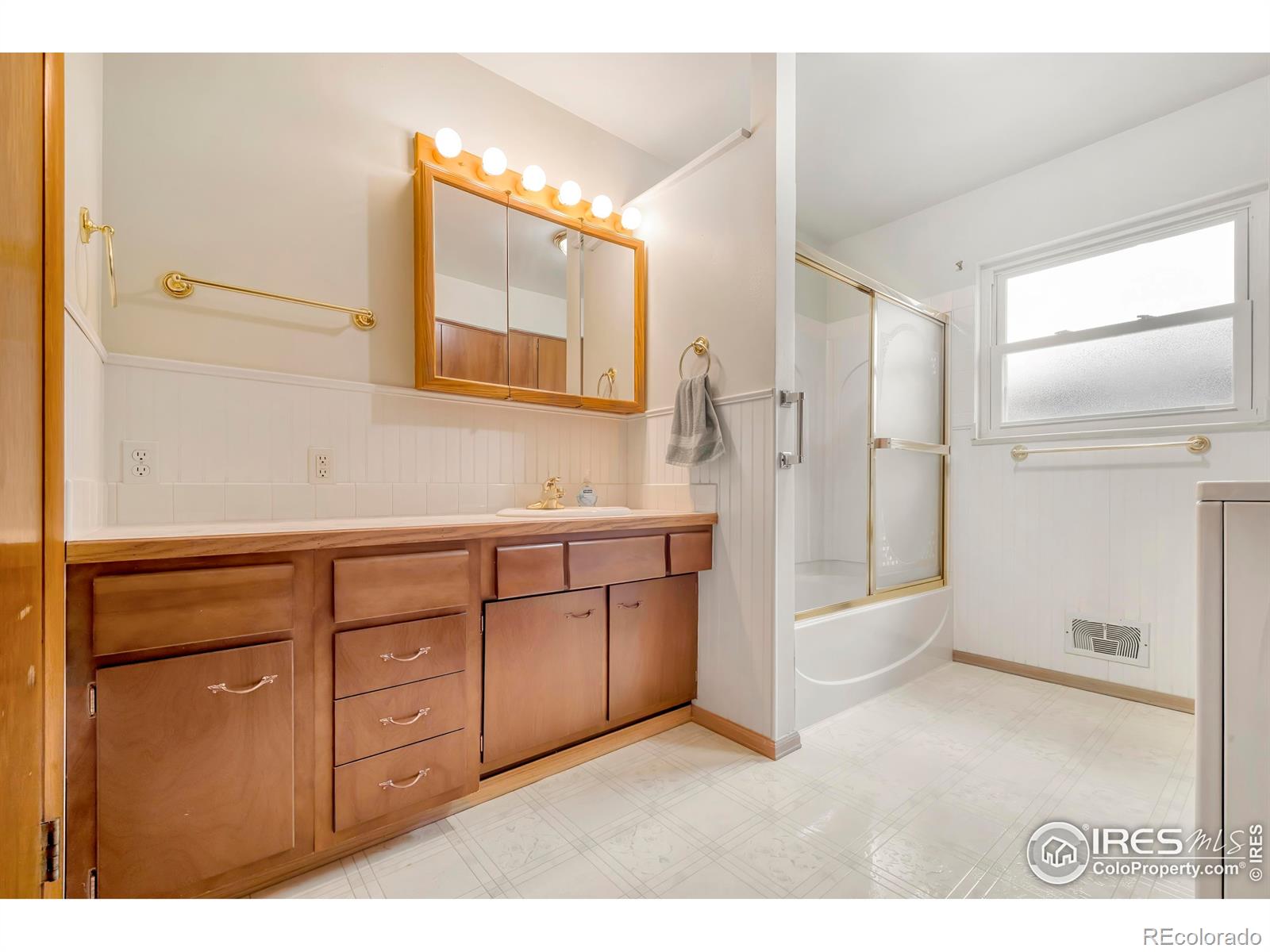 MLS Image #12 for 811  karen street,fort morgan, Colorado