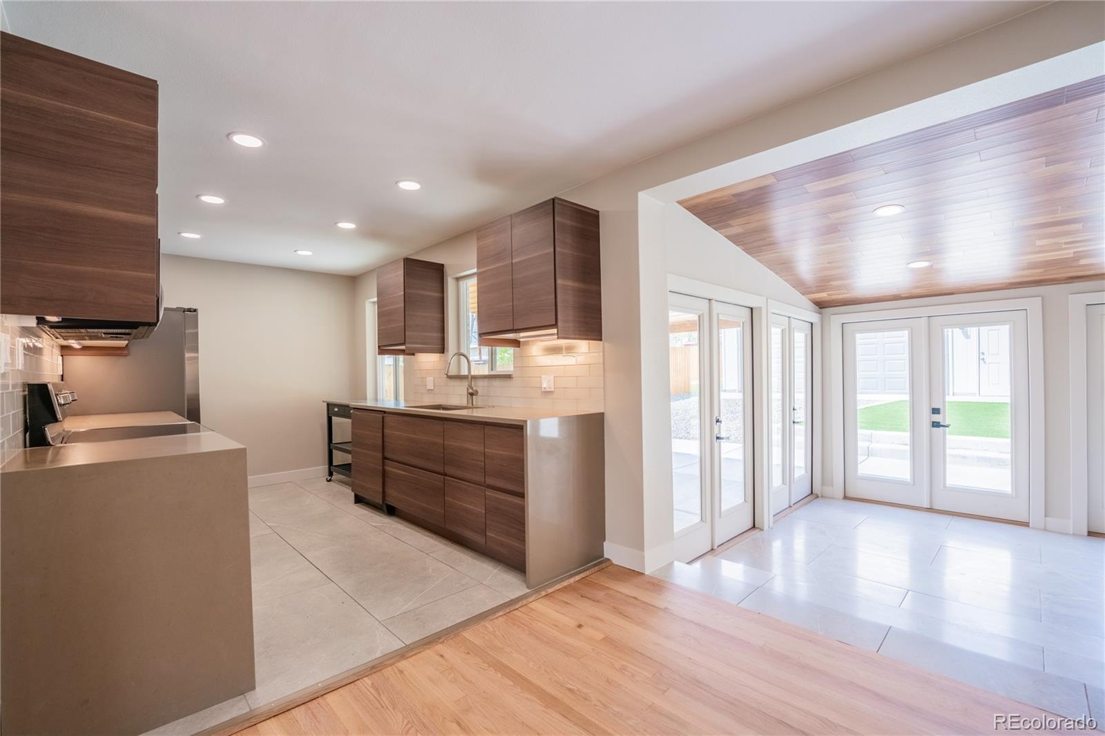 MLS Image #3 for 6935 w 16th avenue,lakewood, Colorado