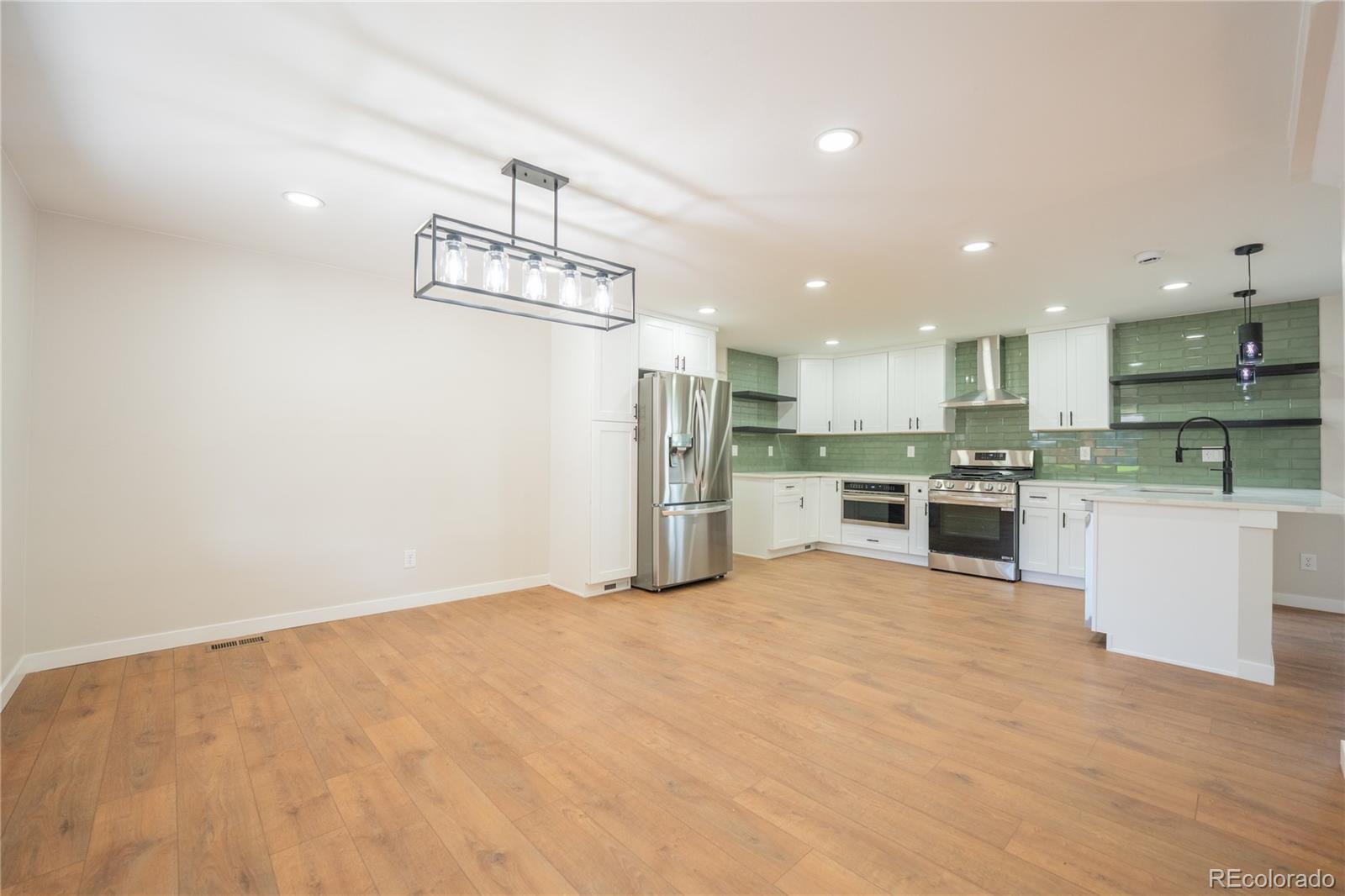 MLS Image #7 for 11383 w 28th avenue,lakewood, Colorado