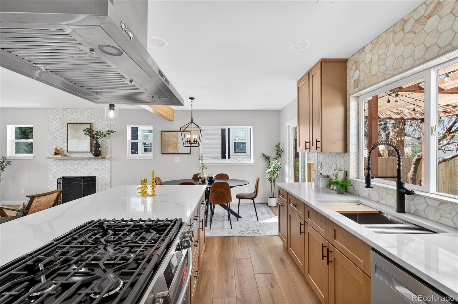 MLS Image #12 for 2603 s marion street,denver, Colorado