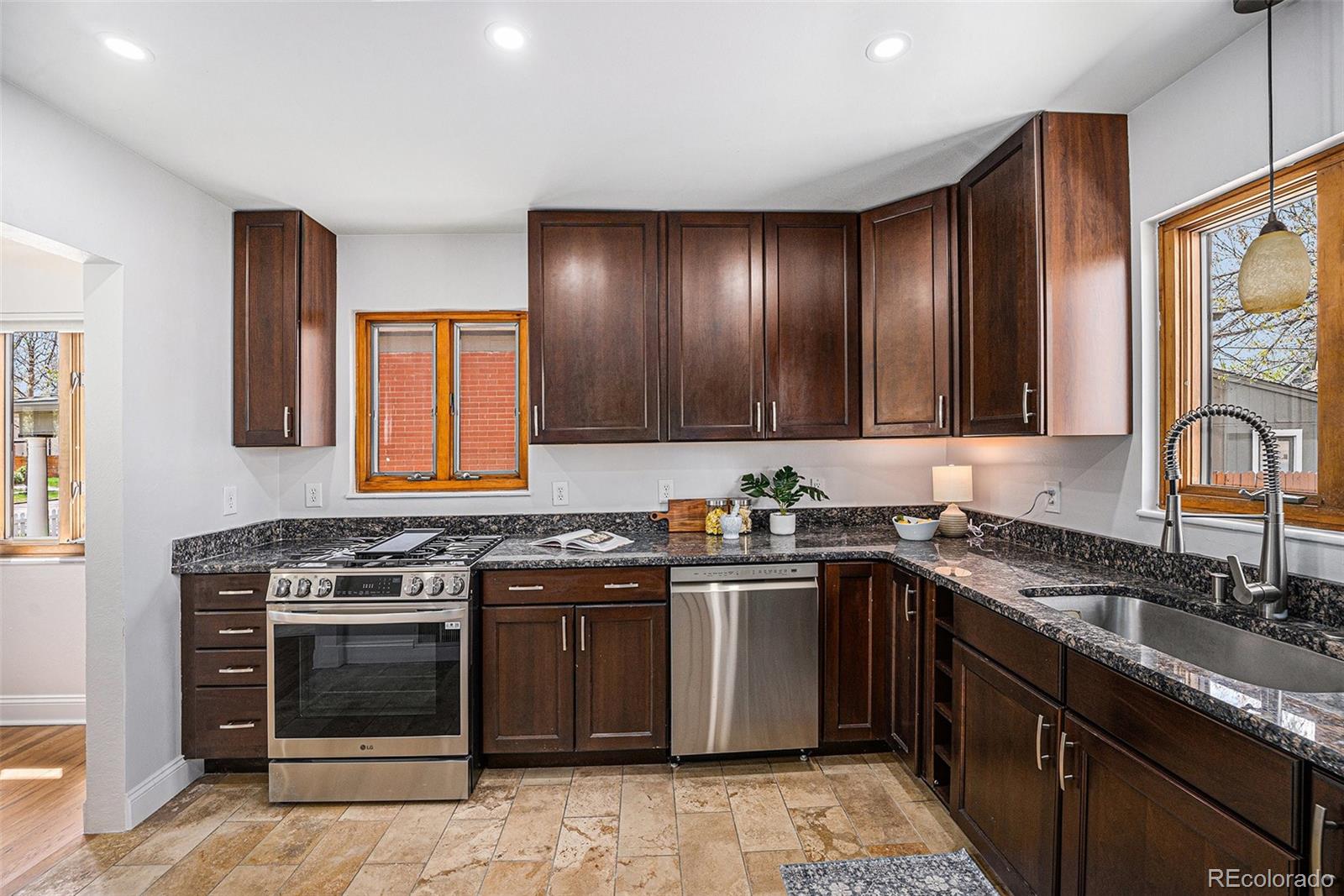 MLS Image #13 for 1865 s logan street,denver, Colorado