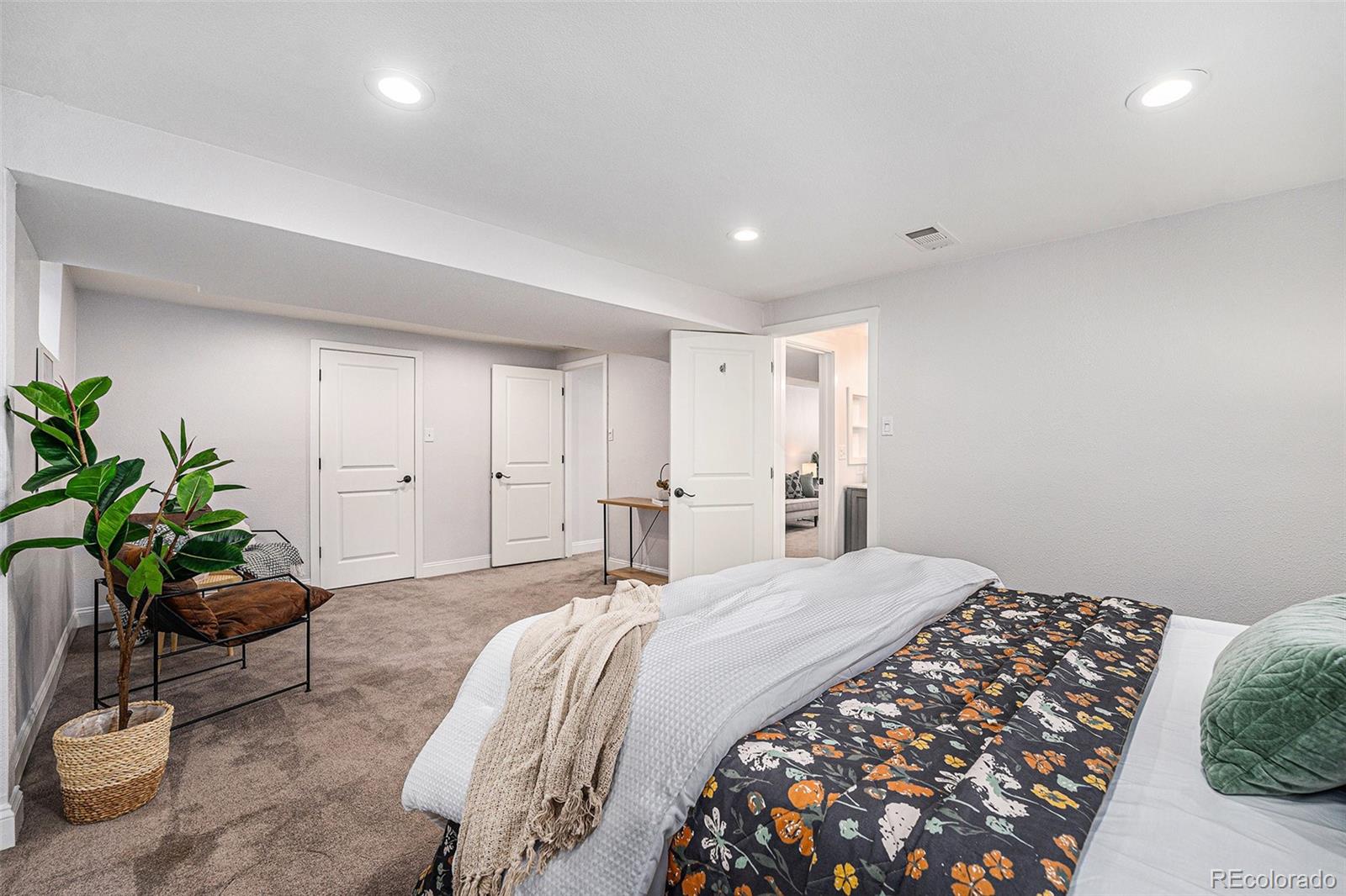 MLS Image #15 for 1865 s logan street,denver, Colorado