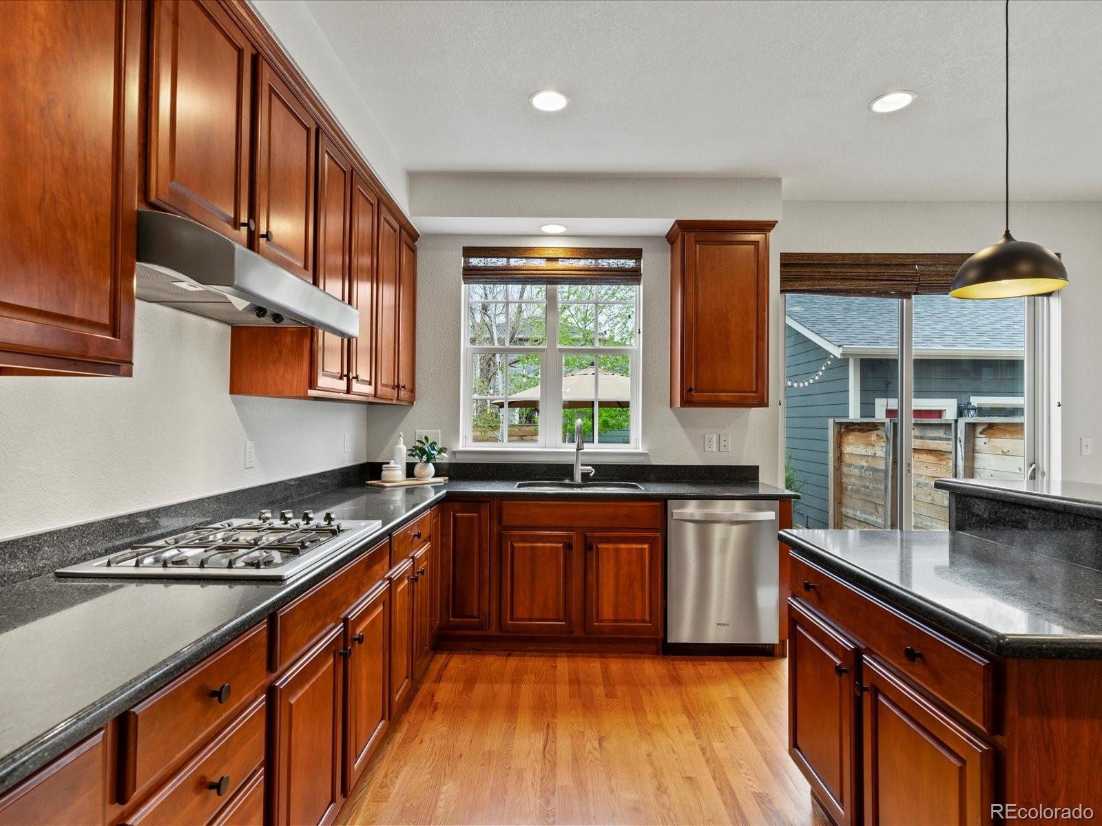 MLS Image #14 for 2880  emporia court,denver, Colorado