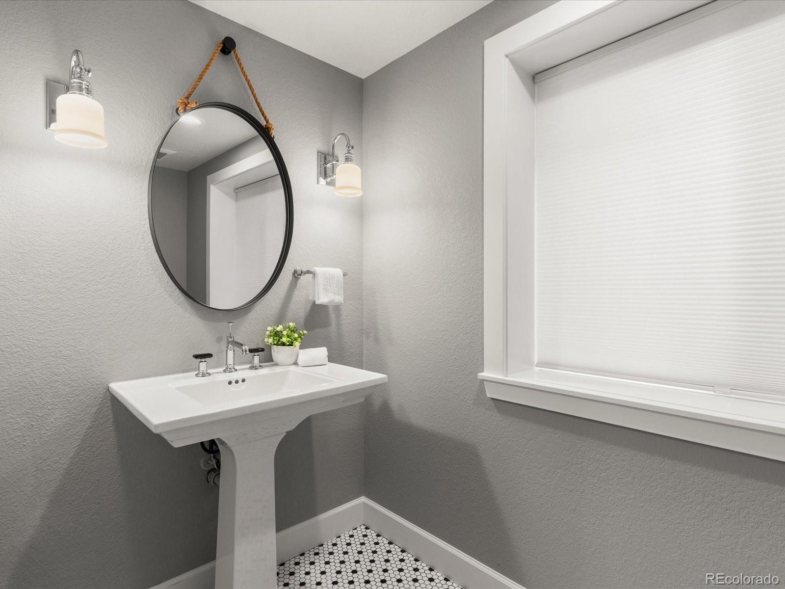 MLS Image #39 for 2880  emporia court,denver, Colorado