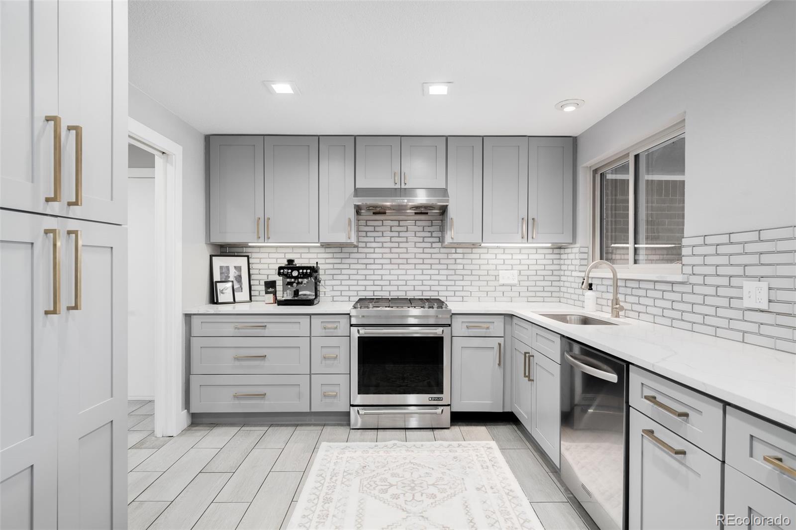 MLS Image #6 for 6960 e wyoming place,denver, Colorado