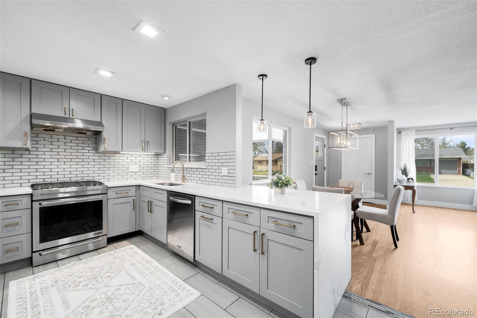 MLS Image #7 for 6960 e wyoming place,denver, Colorado